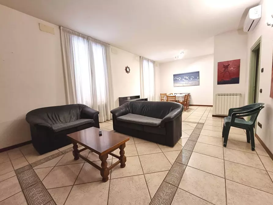 Immagine 4 di Appartamento in affitto  a Viareggio