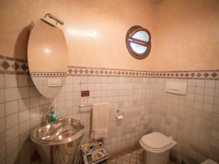 Immagine 104 di Villa in vendita  a Lizzanello