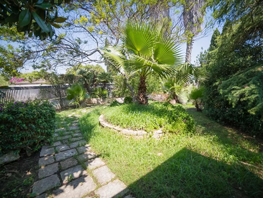 Immagine 26 di Villa in vendita  a Lizzanello