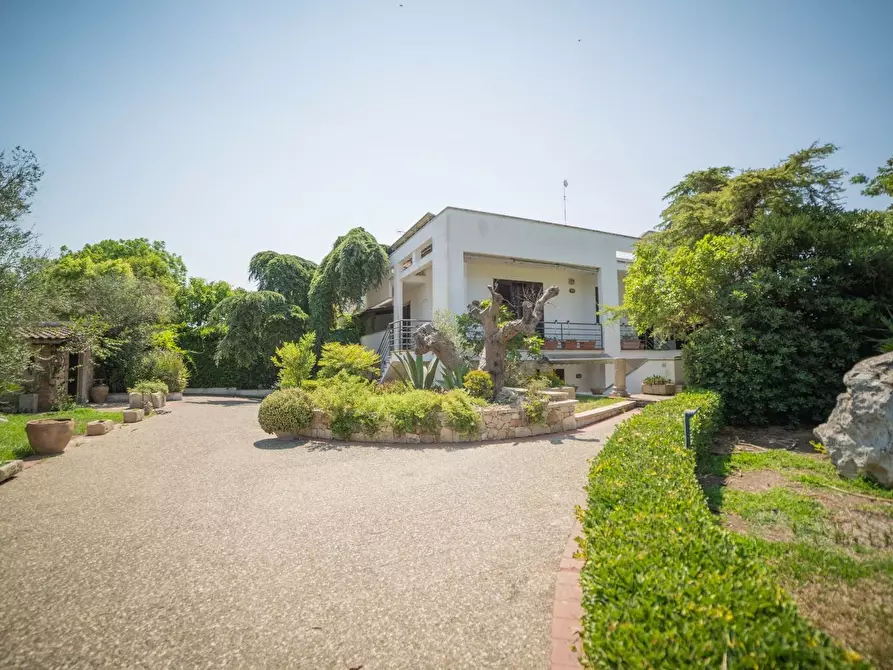 Immagine 38 di Villa in vendita  a Lizzanello