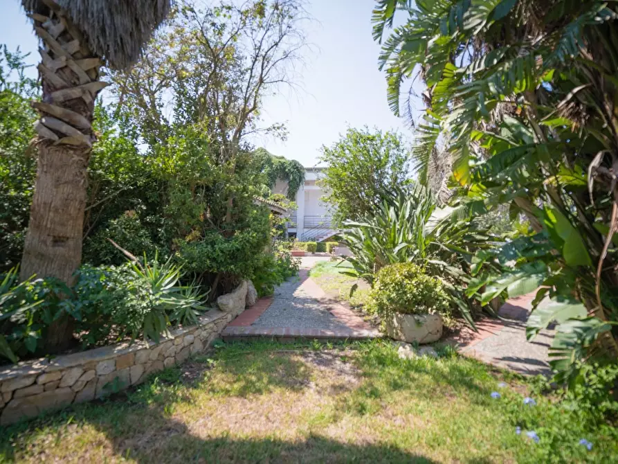 Immagine 44 di Villa in vendita  a Lizzanello