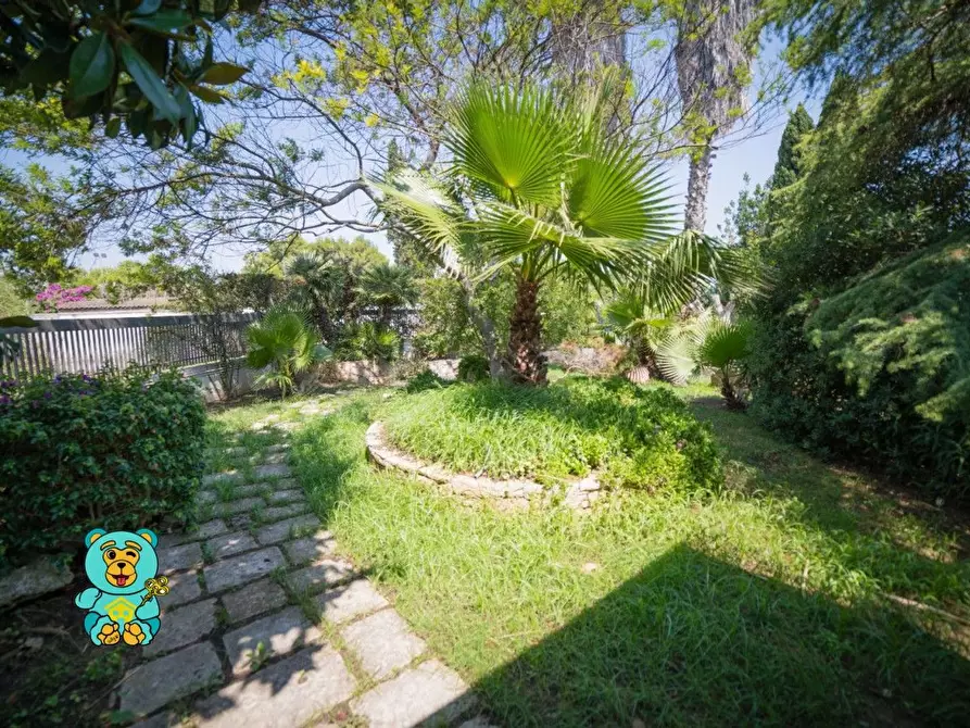 Immagine 3 di Villa in vendita  a Lizzanello