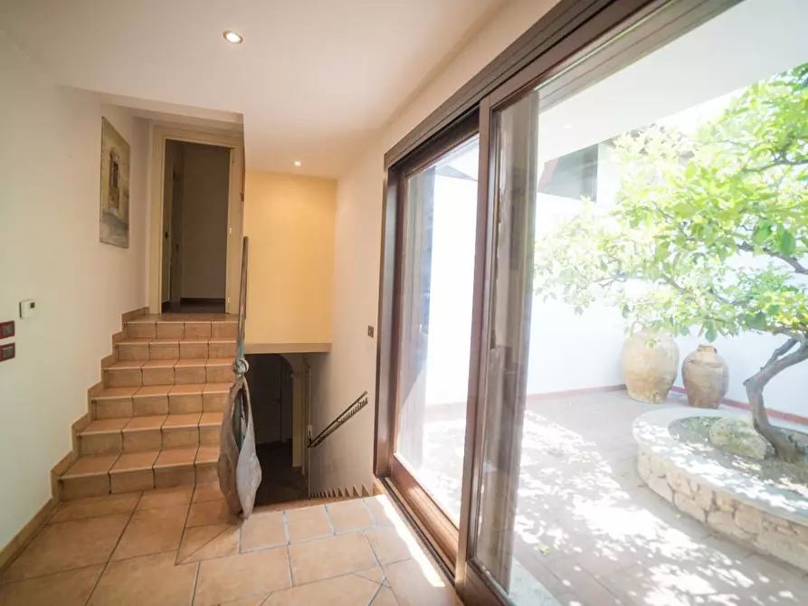 Immagine 53 di Villa in vendita  a Lizzanello