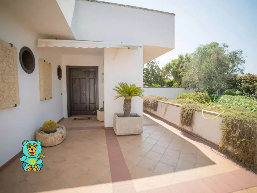 Immagine 12 di Villa in vendita  a Lizzanello