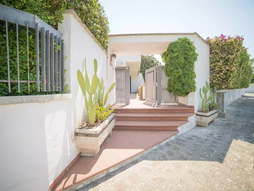 Immagine 35 di Villa in vendita  a Lizzanello