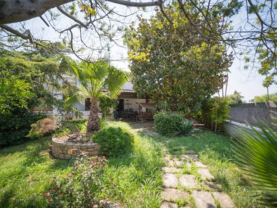 Immagine 28 di Villa in vendita  a Lizzanello