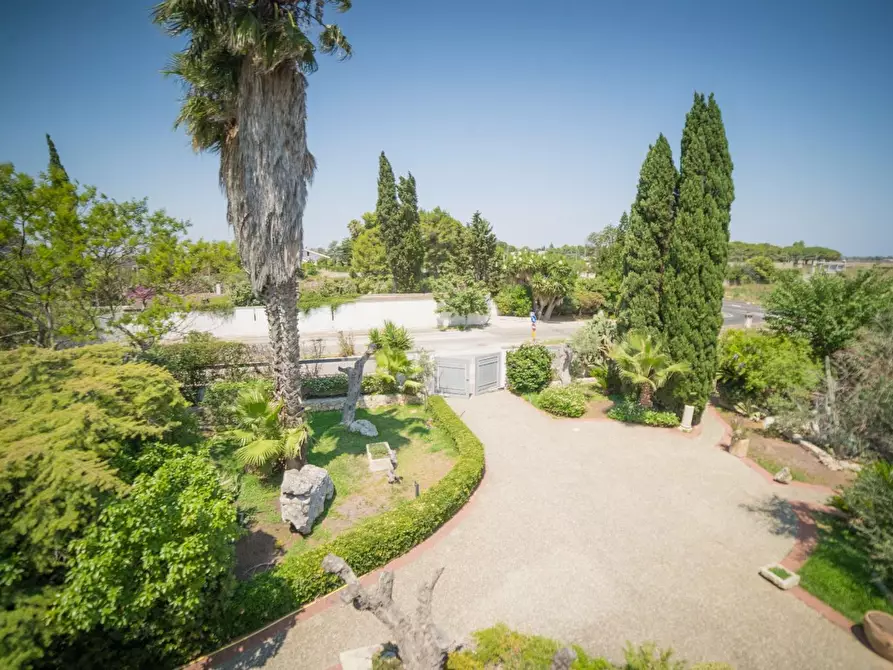 Immagine 19 di Villa in vendita  a Lizzanello