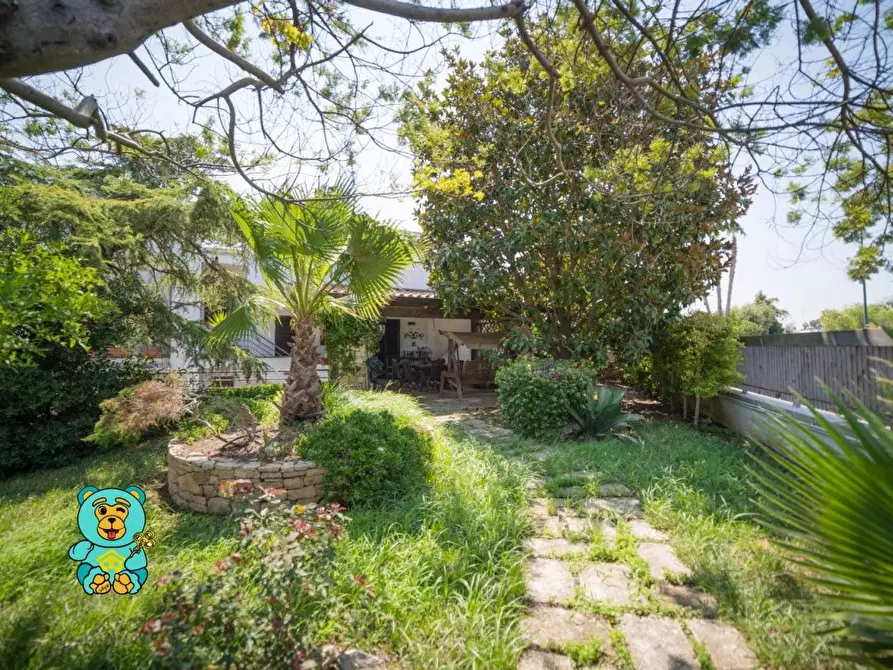 Immagine 11 di Villa in vendita  a Lizzanello