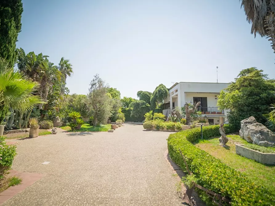 Immagine 40 di Villa in vendita  a Lizzanello