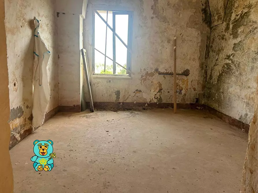 Immagine 14 di Casa colonica in vendita  a Squinzano