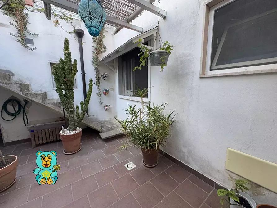 Immagine 17 di Casa indipendente in vendita  a Campi Salentina