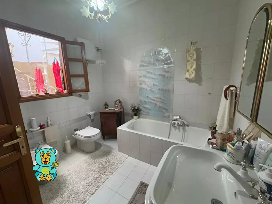 Immagine 11 di Appartamento in vendita  a Lecce