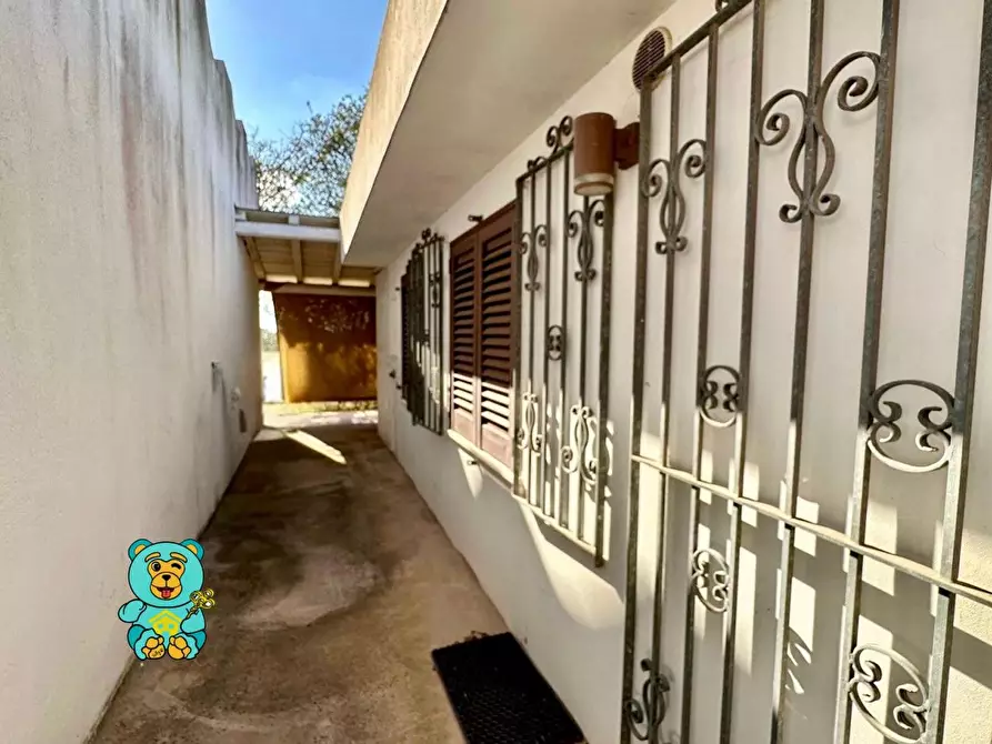 Immagine 8 di Villa in vendita  a Castrignano Del Capo