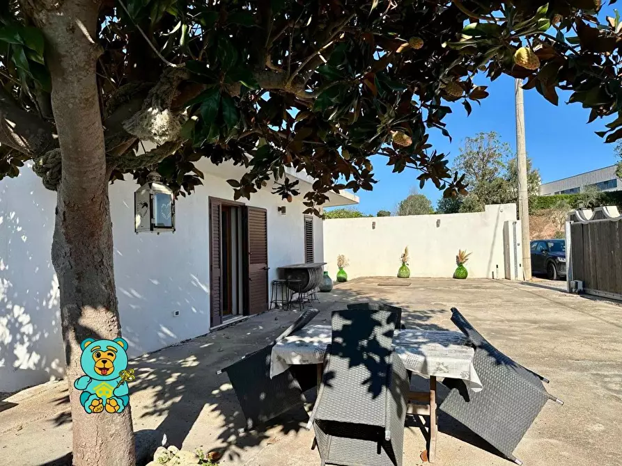 Immagine 27 di Villa in vendita  a Castrignano Del Capo