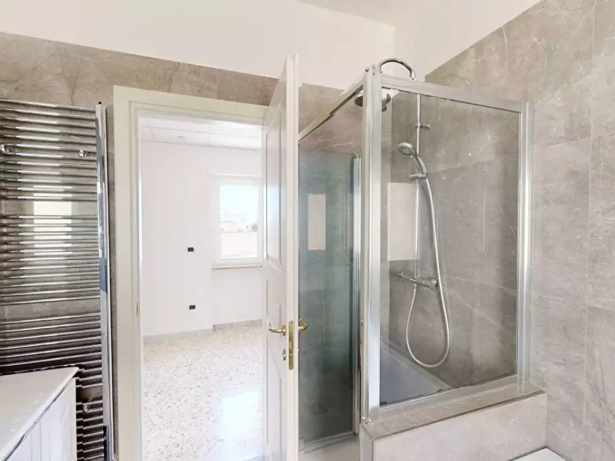 Immagine 22 di Appartamento in vendita  a Lecce