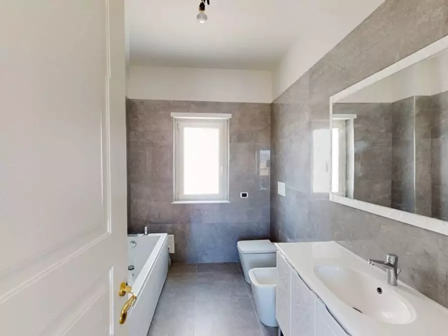 Immagine 21 di Appartamento in vendita  a Lecce