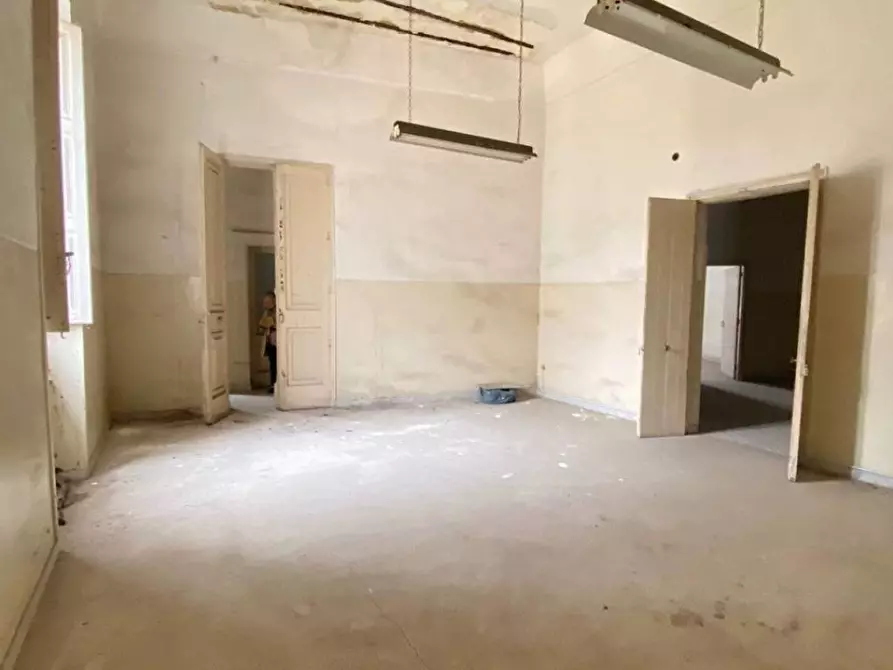 Immagine 21 di Palazzo in vendita  a Trepuzzi