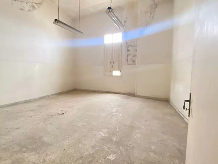 Immagine 23 di Palazzo in vendita  a Trepuzzi