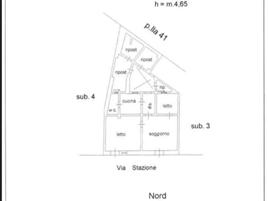 Immagine 36 di Palazzo in vendita  a Trepuzzi