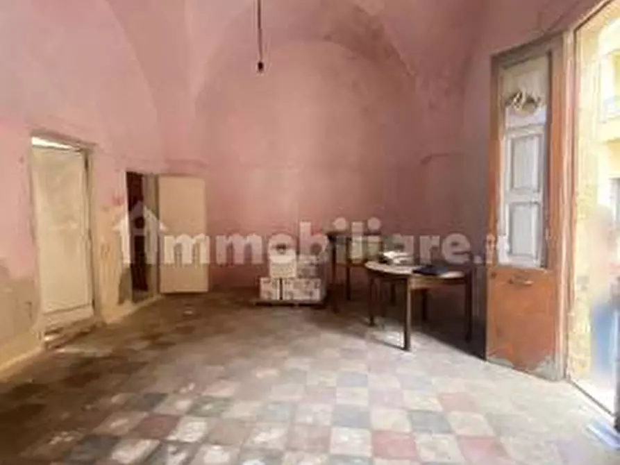 Immagine 11 di Palazzo in vendita  a Trepuzzi