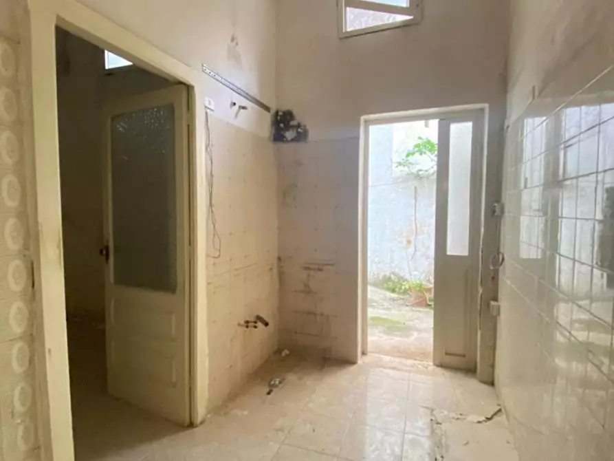 Immagine 1 di Palazzo in vendita  a Trepuzzi