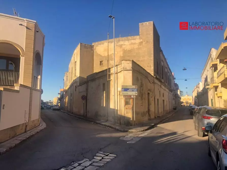 Immagine 14 di Palazzo in vendita  a Trepuzzi