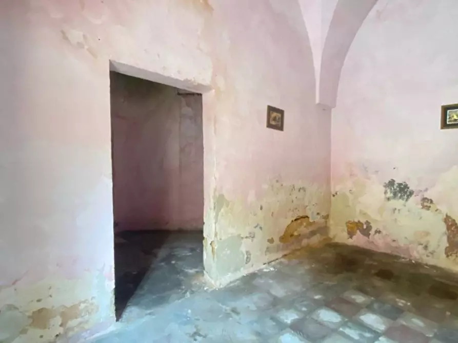 Immagine 5 di Palazzo in vendita  a Trepuzzi