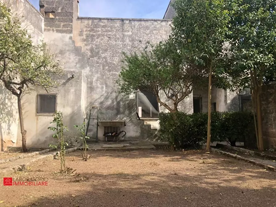 Immagine 15 di Appartamento in vendita  a Campi Salentina