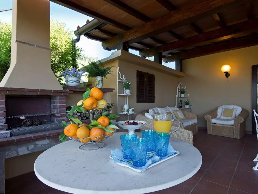 Immagine 5 di Villa in vendita  a Massarosa