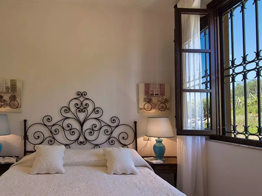 Immagine 17 di Villa in vendita  a Massarosa