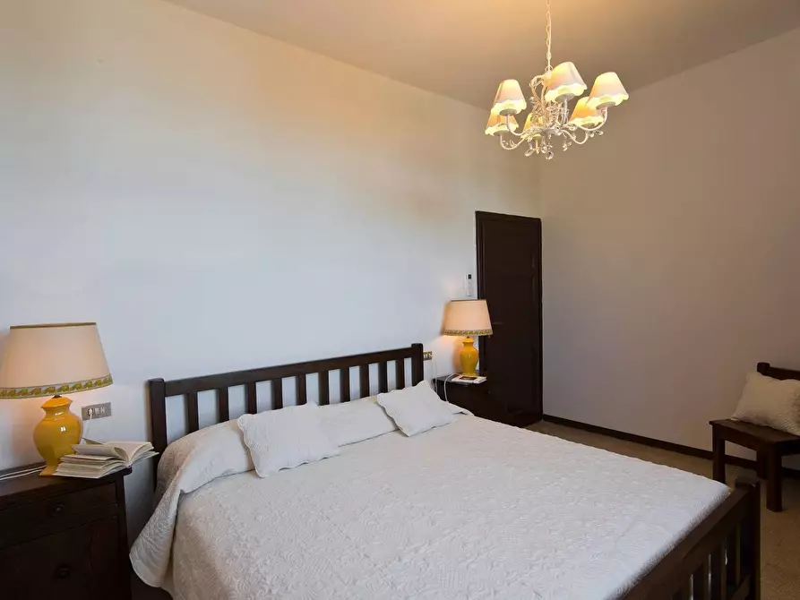 Immagine 22 di Villa in vendita  a Massarosa