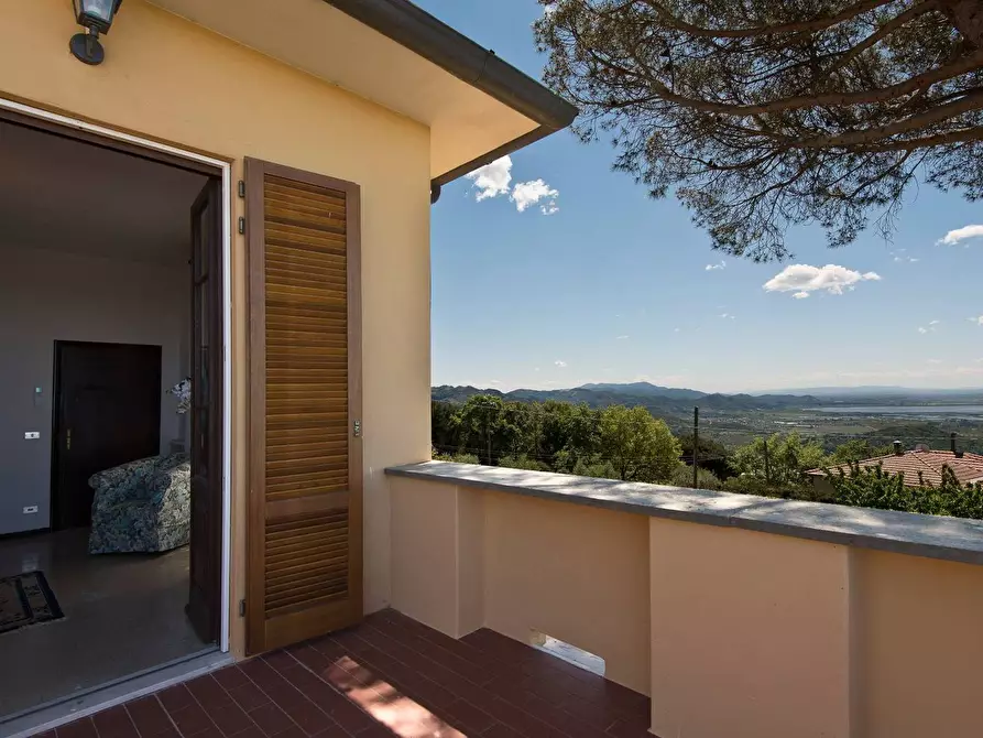 Immagine 12 di Villa in vendita  a Massarosa