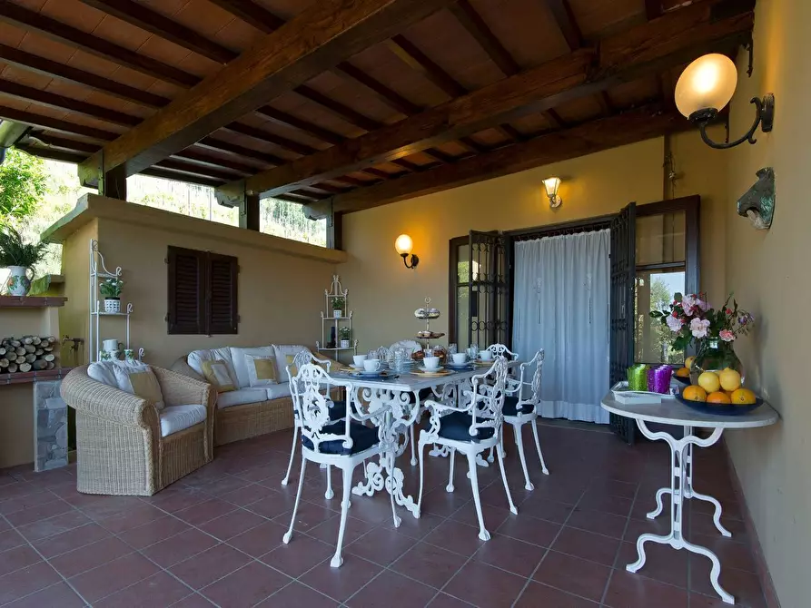 Immagine 3 di Villa in vendita  a Massarosa