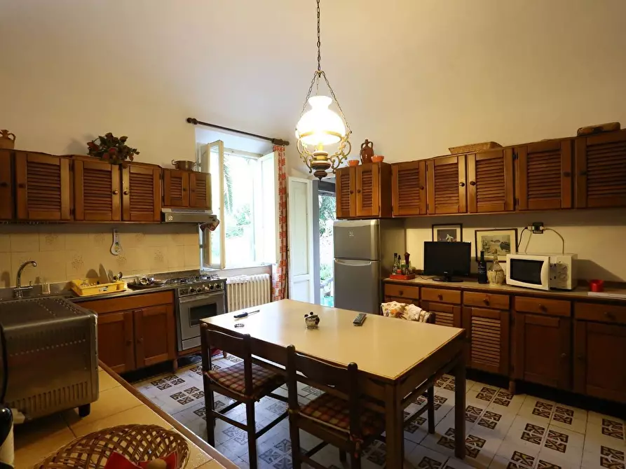 Immagine 6 di Villa in vendita  a Buti