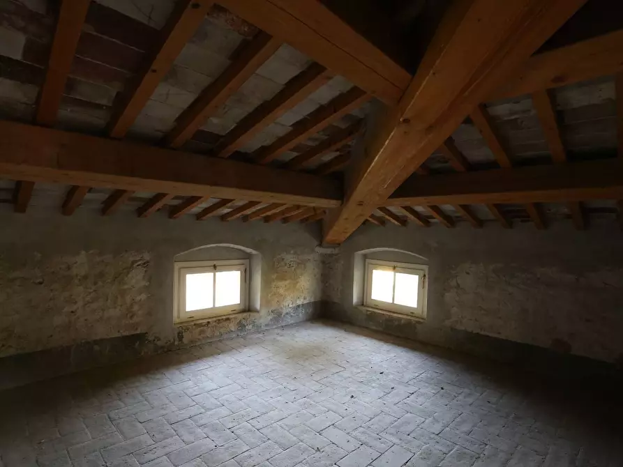 Immagine 22 di Villa in vendita  a Buti