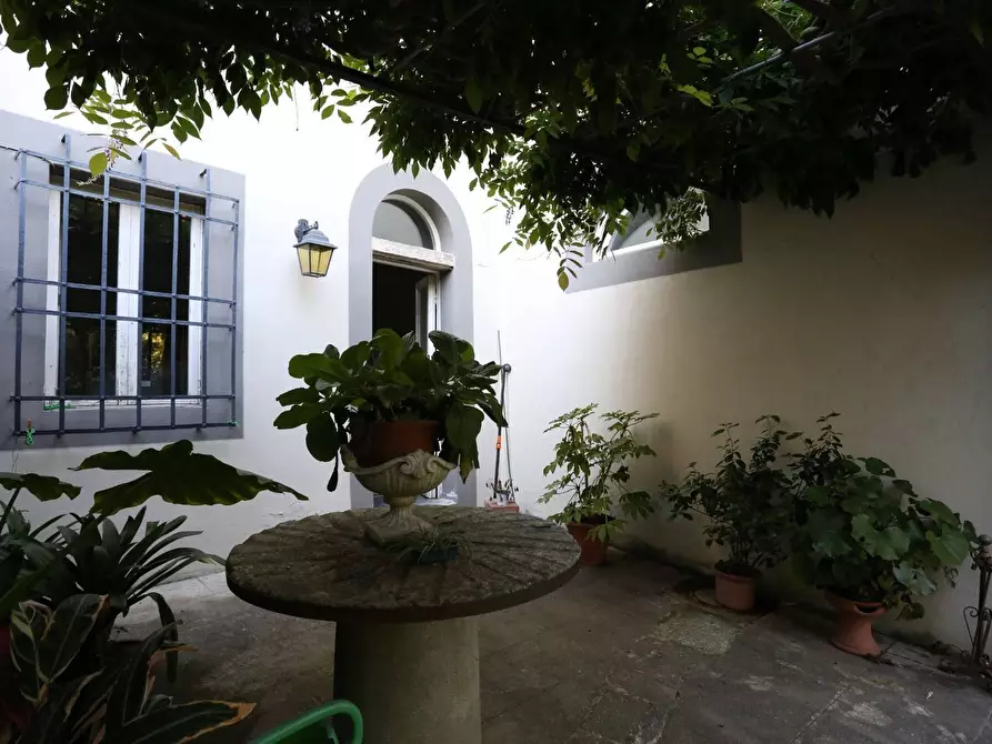 Immagine 11 di Villa in vendita  a Buti