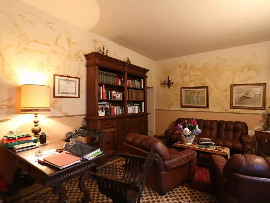 Immagine 9 di Villa in vendita  a Buti