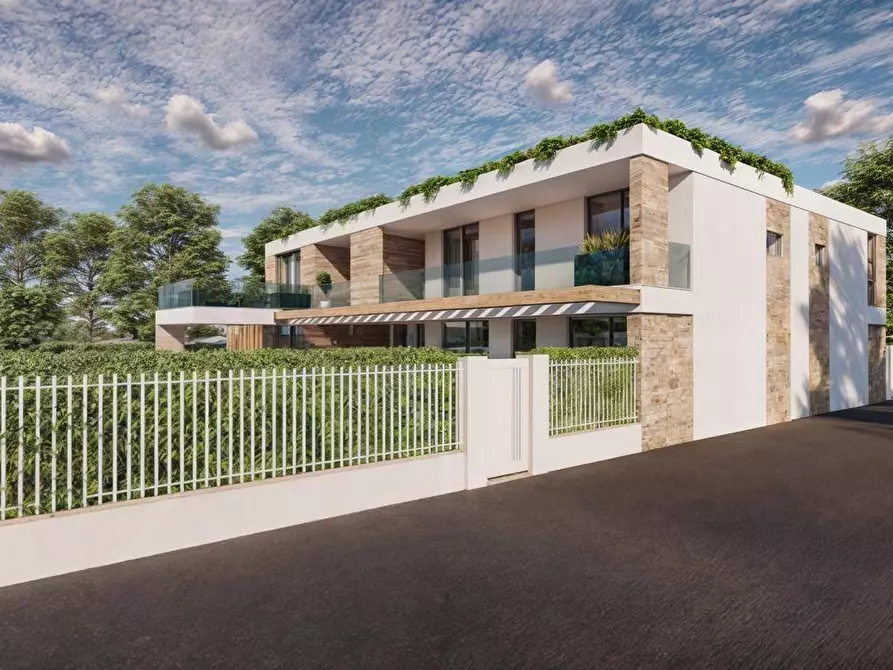 Immagine 4 di Casa quadrifamiliare in vendita  a Camaiore