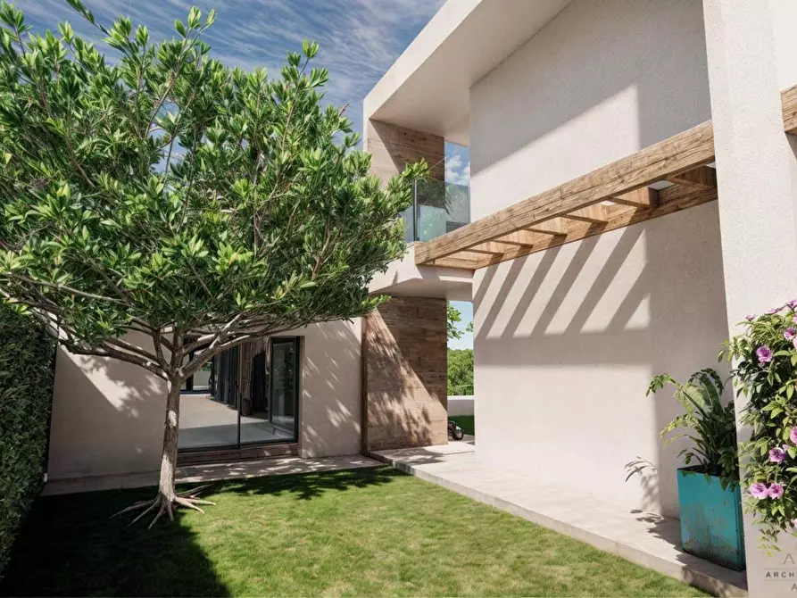 Immagine 1 di Casa quadrifamiliare in vendita  a Camaiore