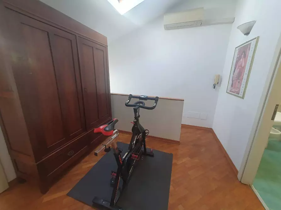 Immagine 14 di Appartamento in vendita  a Camaiore