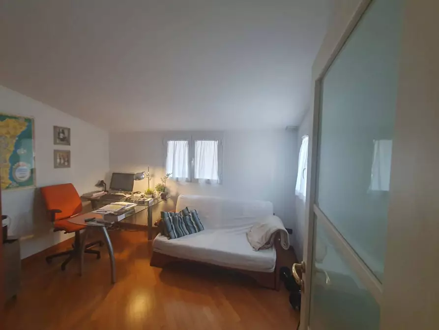 Immagine 22 di Appartamento in vendita  a Camaiore