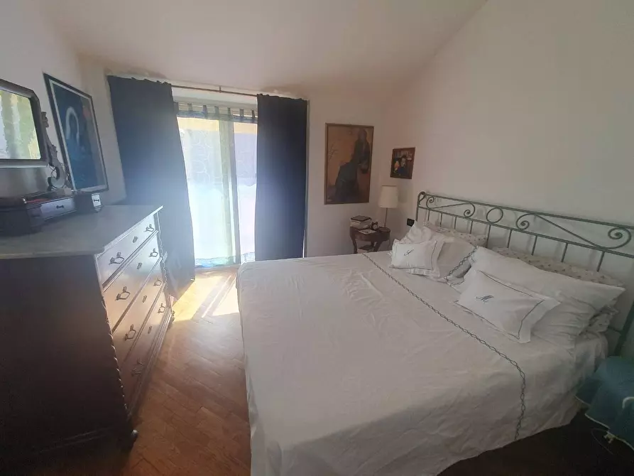 Immagine 12 di Appartamento in vendita  a Camaiore