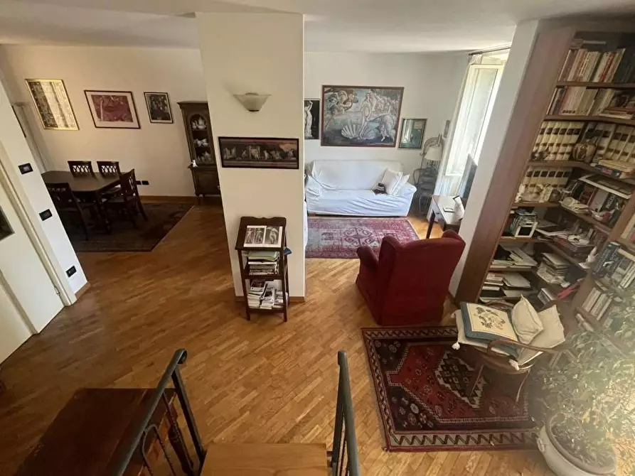 Immagine 2 di Appartamento in vendita  a Camaiore