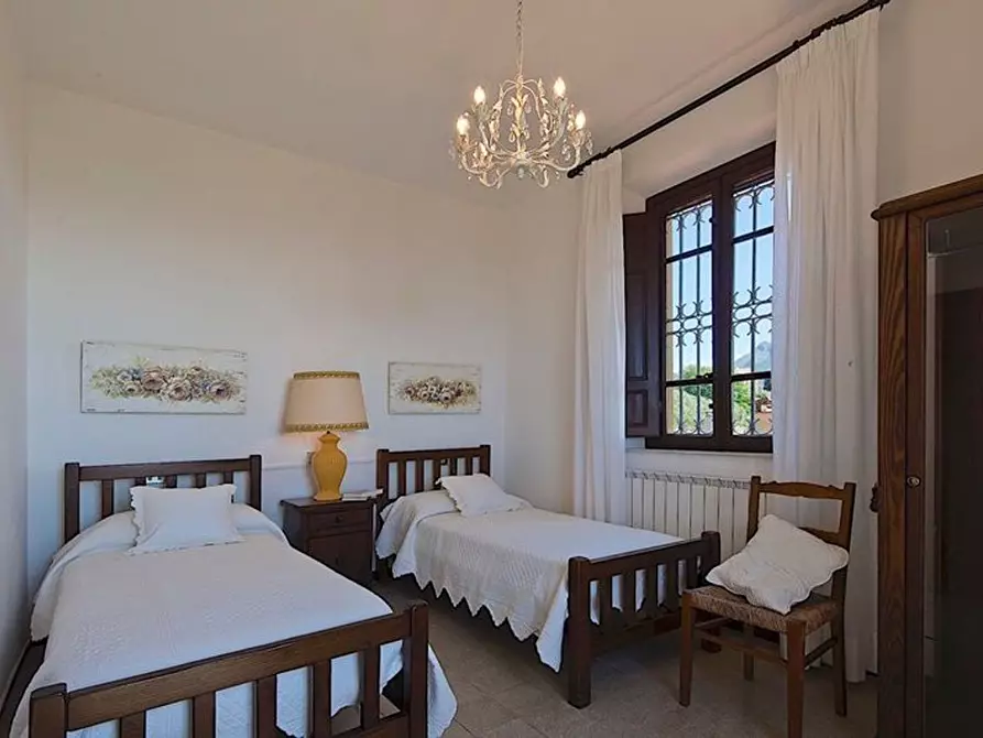 Immagine 18 di Villa in vendita  a Massarosa
