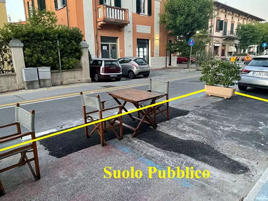 Immagine 5 di Locale commerciale in affitto  a Pietrasanta