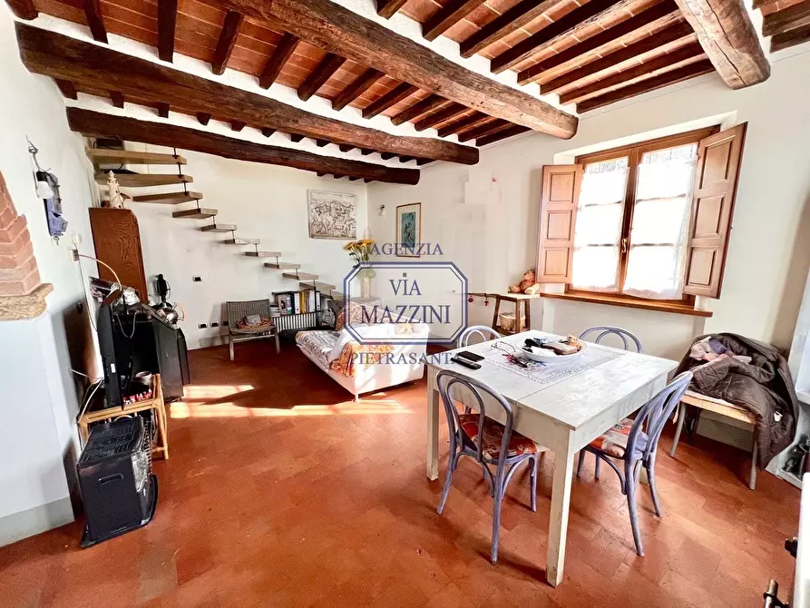 Immagine 10 di Casa colonica in vendita  a Pietrasanta