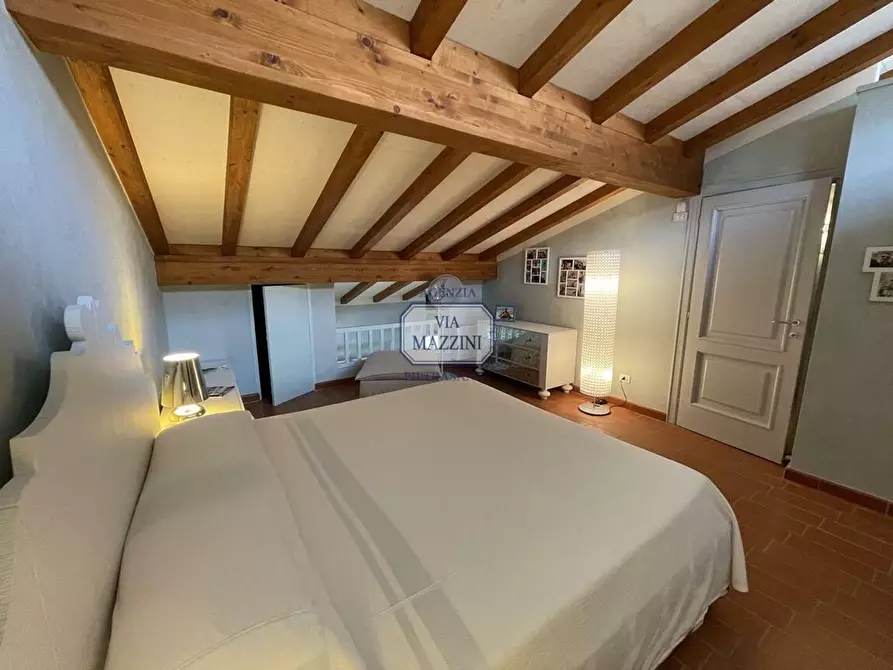 Immagine 38 di Palazzo in vendita  a Pietrasanta