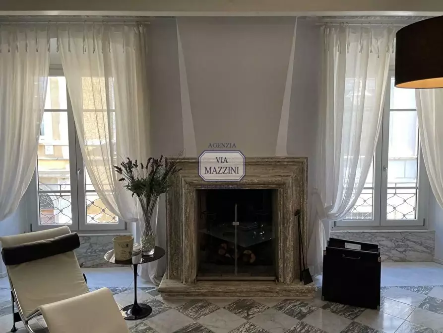 Immagine 8 di Palazzo in vendita  a Pietrasanta