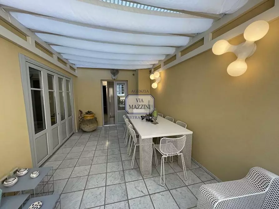 Immagine 9 di Palazzo in vendita  a Pietrasanta