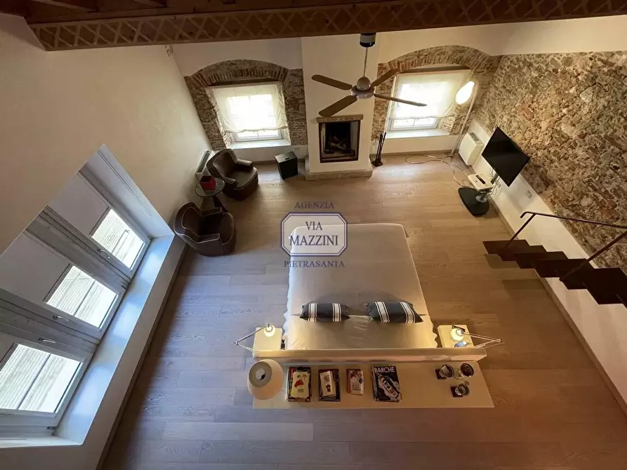 Immagine 27 di Palazzo in vendita  a Pietrasanta